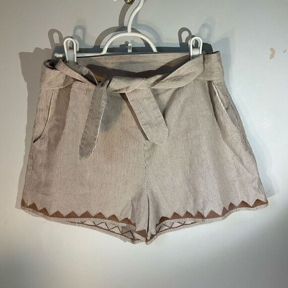 Moon River Pleat Blanket Stitch Short Paper Bag Shorts. Brown Pinstripes, Medium - Picture 11 of 16